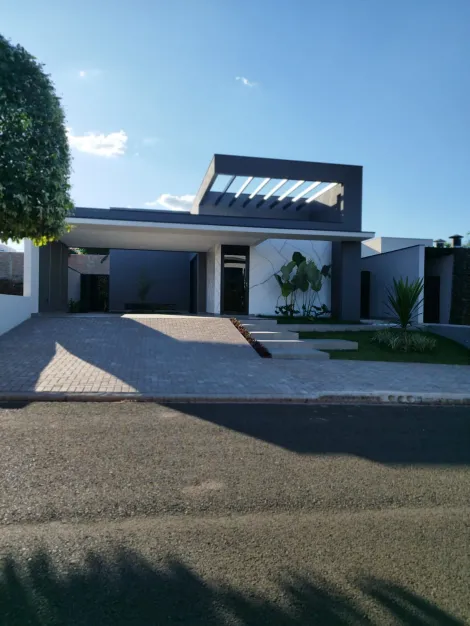Alugar Casa / Condomínio em Piratininga. apenas R$ 1.350.000,00