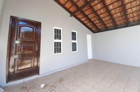 Alugar Casa / Padrão em Agudos. apenas R$ 2.800,00