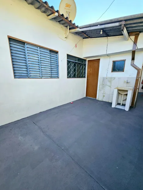 Alugar Casa / Edicula em Bauru. apenas R$ 900,00